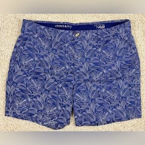 Men’s 38” Crown and Ivy blue sport flex shorts